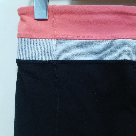 Lululemon Groove Crop Leggings Pant Size 4 XS Pink Wee Stripe Black - Picture 6 of 11